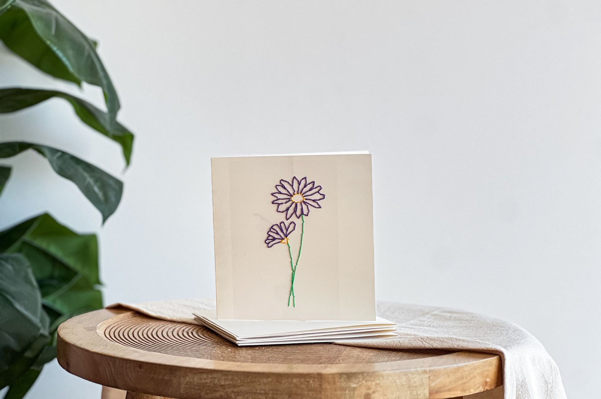 Bloemen borduren op kaart