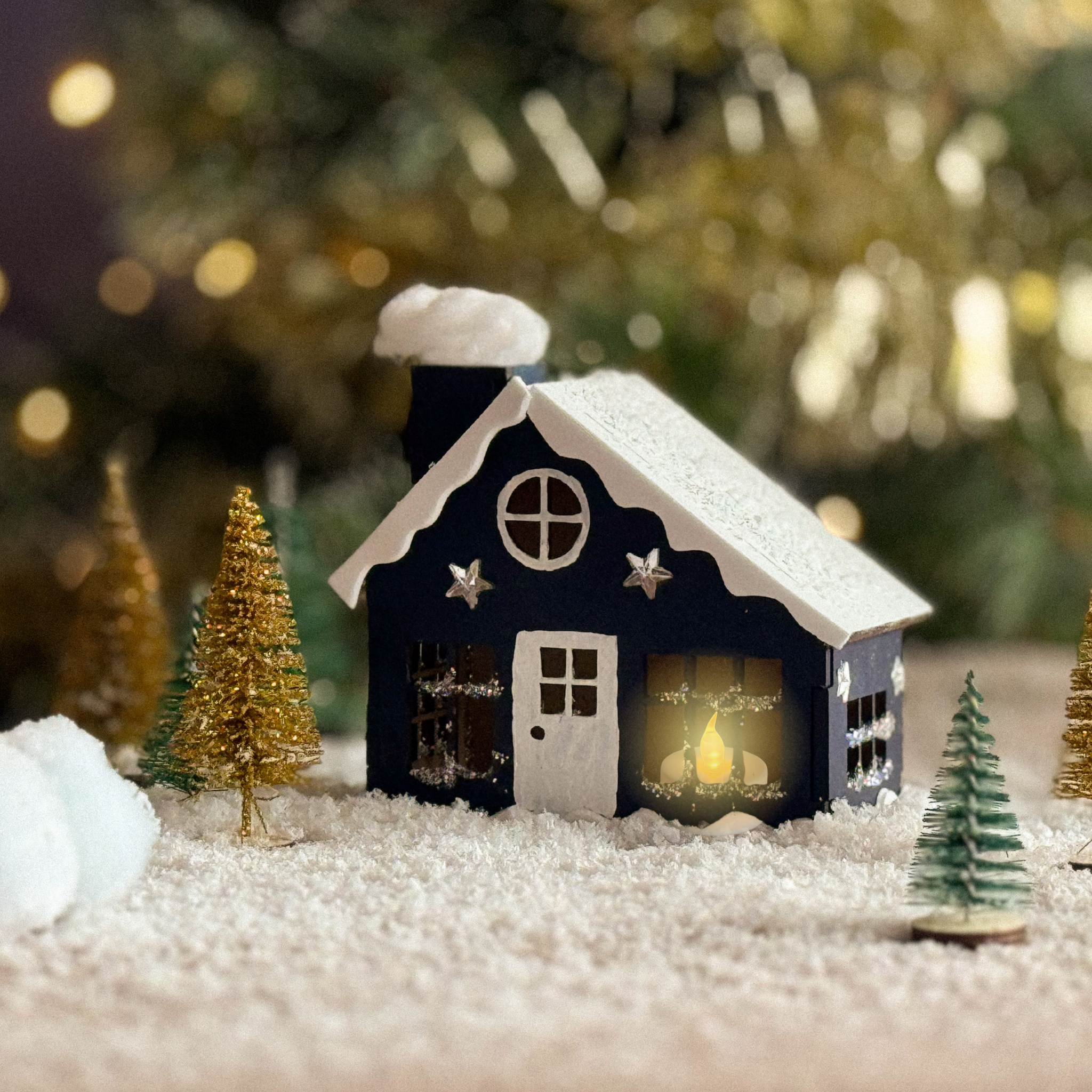 DIY pakket houten kersthuisje blauw met wit