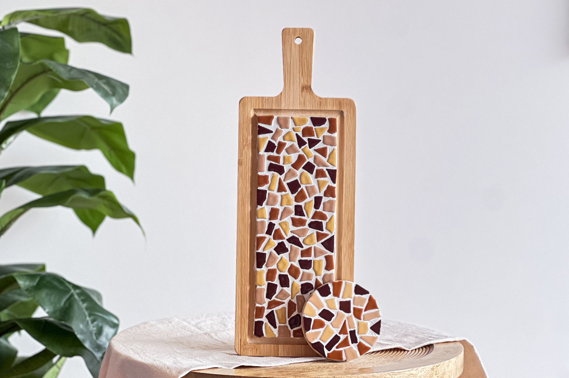 Mozaiek borrelplank met onderzetter bruin