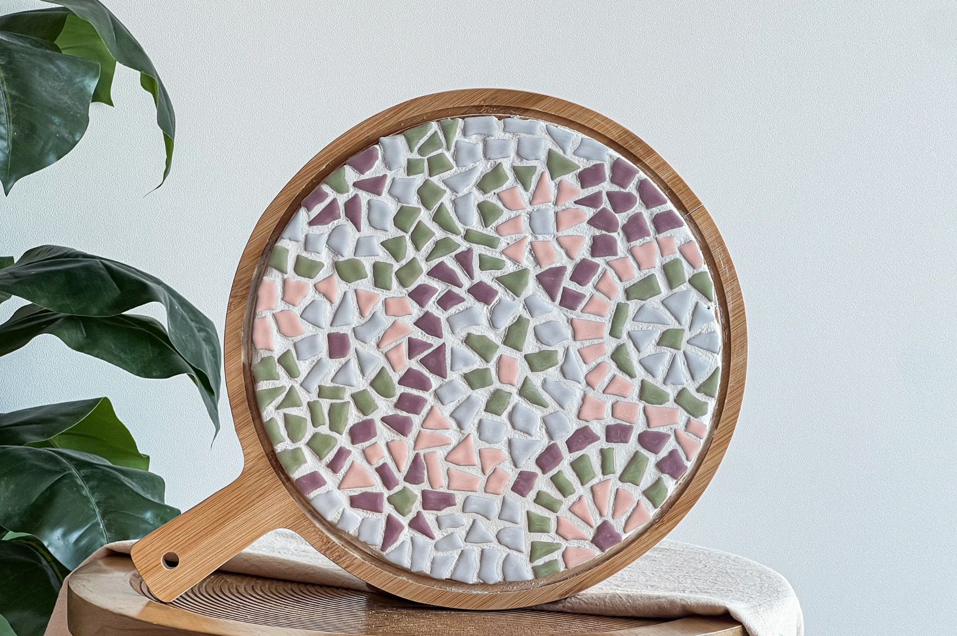 Ronde borrelplank met bloemen pastel